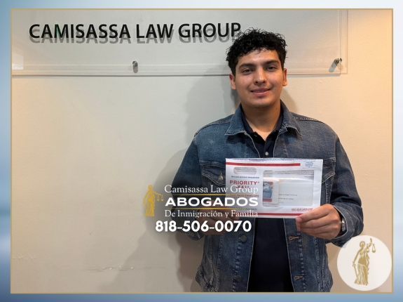 Testimonio inspirador de nuestro cliente tras lograr su estatus legal en Estados Unidos