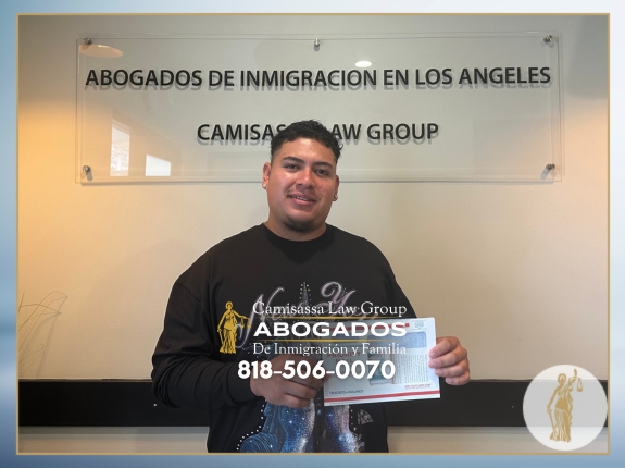 Testimonio inspirador de nuestro cliente tras lograr su estatus legal en Estados Unidos